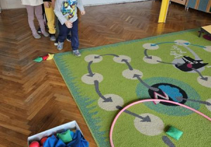 „Aktywność to nasza supermoc!” Nasze przedszkolaki udowodniły, że codzienna dawka ruchu to coś, co dodaje energii i uśmiechu każdemu maluchowi.