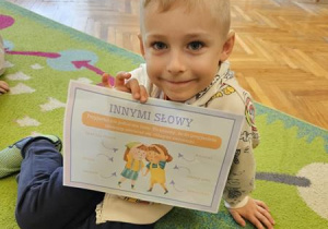 Dzieci rozmawiają o przyjaźni
