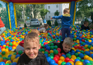 Dzieci podczas zabawy