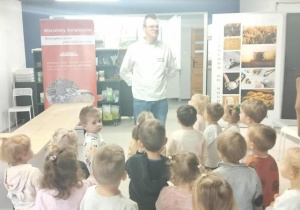 Poszukiwacze w Akademii Ciastka