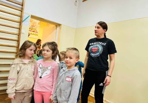 Dzieci w sali korekcyjnej
