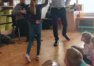 Taniec z chusteczkami