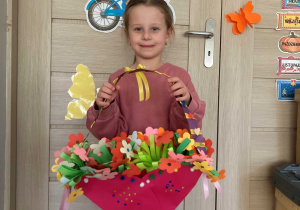 Małgosia ze swoją pracą