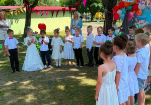 Występ dzieci z grupy Myśliciele