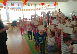 Dzieci w trakcie zabaw