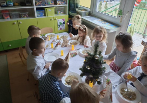 Wynalazcy podczas obiadu bożonarodzeniowego