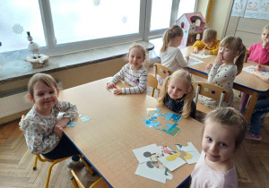 Odkrywcy układają puzzle