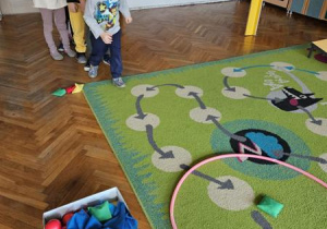 „Aktywność to nasza supermoc!” Nasze przedszkolaki udowodniły, że codzienna dawka ruchu to coś, co dodaje energii i uśmiechu każdemu maluchowi.
