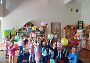 Taniec z balonami