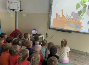 Dzieci podczas seansu