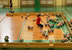 Konkurencja z piłkami