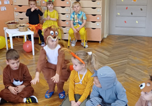 Dzieci podczas balu