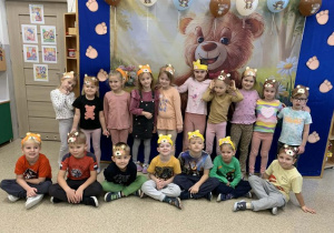 Grupowe zdjęcie Wynalazców w Dniu Misia