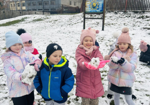 Pierwsze zabawy ze śniegiem