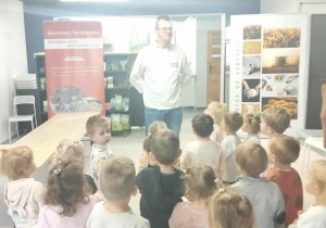 Poszukiwacze w Akademii Ciastka