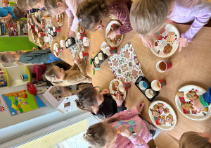 Wynalazcy dekorują pierniki