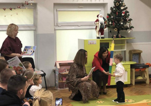 Chłopiec podczas pasowania