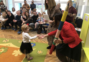 Dziewczynka podczas pasowania