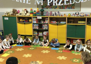 Rytmiczna zabawa z karteczkami