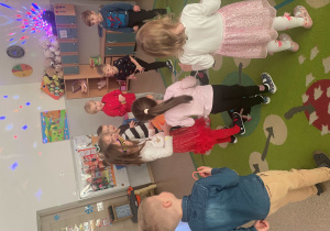 Dzieci podczas zabawy