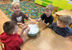 Eksperymenty ze śniegiem