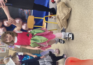 Dziewczynka w przebraniu