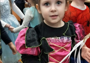 Dziewczynka w przebraniu