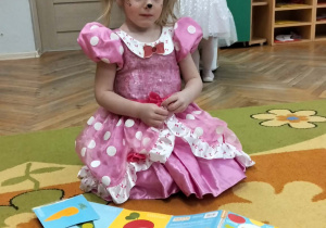 Dziewczynka w przebraniu