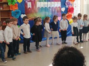 W naszym przedszkolu odbyło się uroczyste świętowanie Dnia Babci i Dziadka.