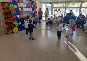 Dzieci podczas występów