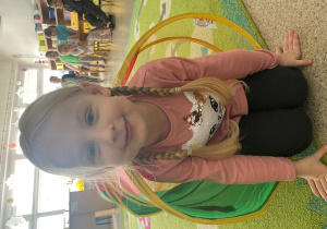 Dziecko podczas zajęć ruchowych