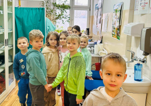 Dzieci w gabinecie pielęgniarki