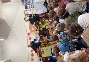 Przedstawienie dzieciom instrumentu