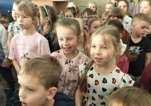 Przedszkolaki podczas koncertu