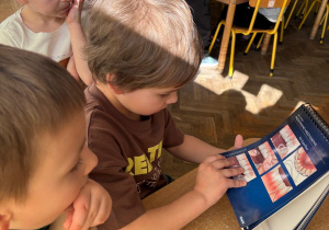 Dzieci podczas zajęć