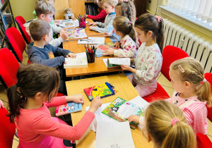 Warsztaty plastyczne w bibliotece