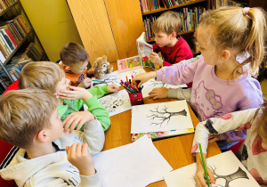 Warsztaty plastyczne w bibliotece