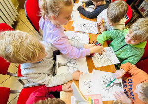 Warsztaty plastyczne w bibliotece