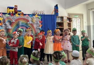 Występ dzieci podczas Dnia Wiosny