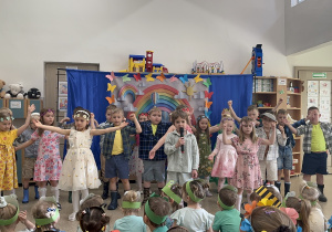 Występ dzieci podczas Dnia Wiosny