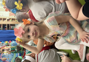 Dziewczynka podczas występów