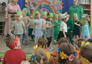 Maluszki podczas występu