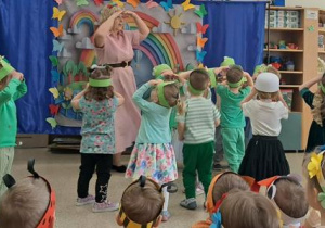 Poszukiwacze podczas tańca