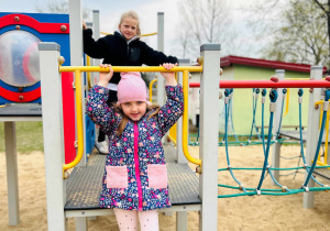 Zabawy na placu zabaw