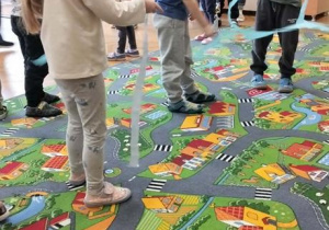 Zabawa z paskami bibuły