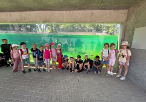 Dzieci podczas wycieczki do Zoo w Łodzi