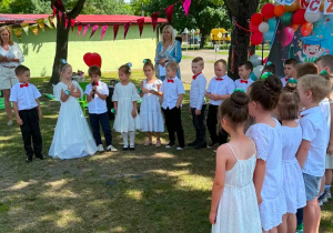Występ dzieci z grupy Myśliciele