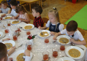 Obiad wigilijny w Myślicielach