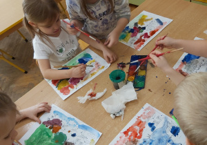Dzieci malują Park Jurajski