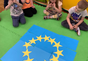 Flaga UE stworzona przez Poszukiwaczy